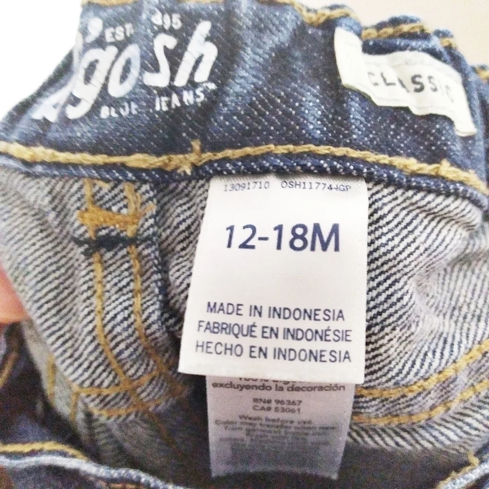 Osh Kosh B'Gosh Classic Medium Wash Jeans Size 12-18 Months